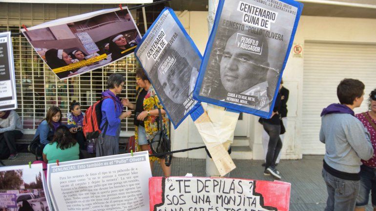 Hubo varios escraches al fotógrafo durante el juicio