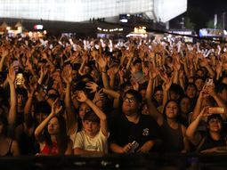 fiesta de la confluencia: artistas y horarios de todos los escenarios para este domingo fiesta de la confluencia: artistas y horarios de todos los escenarios para este domingo