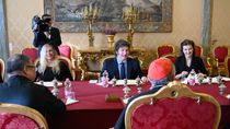 Javier Milei en el Vaticano, junto al papa Francisco. Javier Milei en el Vaticano, junto al papa Francisco.