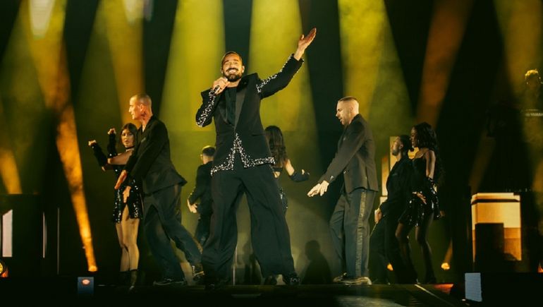Ricky Martin fue evacuado del escenario durante su concierto en Montenegro.