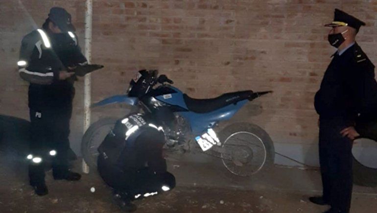 Con la ayuda de las redes, salen a recuperar motos