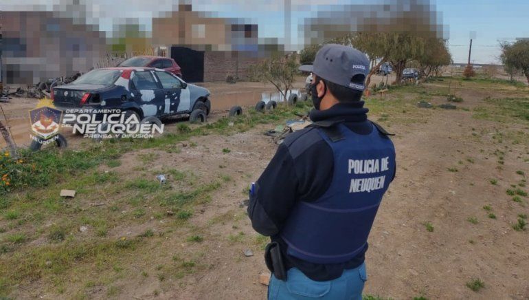 La Policía realizó un operativo junto al Municipio de Centenario en un comercio de compra y venta de autopartes.