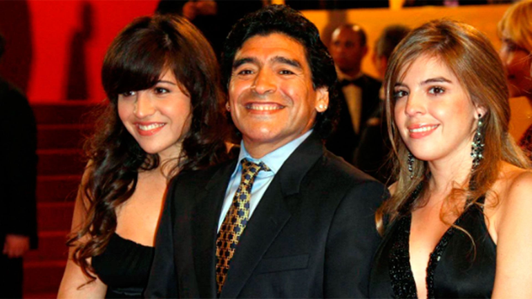 La Justicia yanqui prohibió a Dalma y Giannina el uso de la marca Maradona
