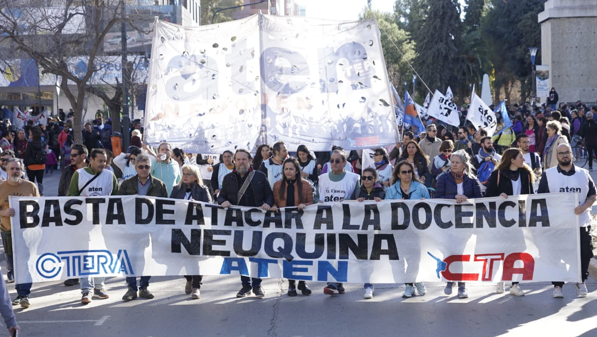 El gremio ATEN se movilizó por el centro de la ciudad
