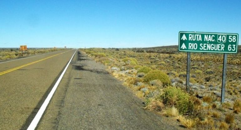 El trágico accidente se registró en la Ruta N° 56 de Chubut, a kilómetros de la entrada de Río Senguer. El trágico accidente se registró en la Ruta N° 56 de Chubut, a kilómetros de la entrada de Río Senguer.