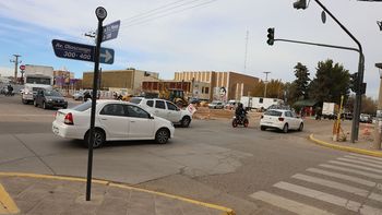 Limpiavidrios prohibidos en Neuquén: cómo se implementa la ordenanza y qué dicen los comerciantes Limpiavidrios prohibidos en Neuquén: cómo se implementa la ordenanza y qué dicen los comerciantes