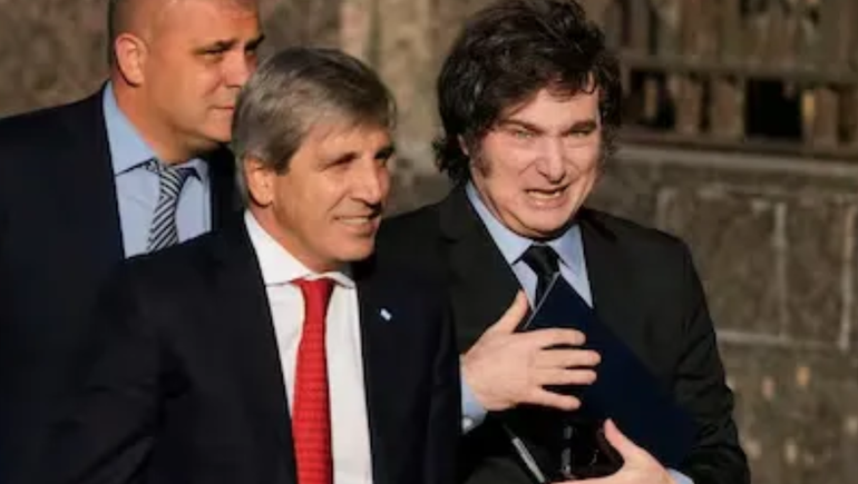 Javier Milei habló de los disfrazados de republicanos y Luis Caputo apuntó a los que quieren voltear al Presidente