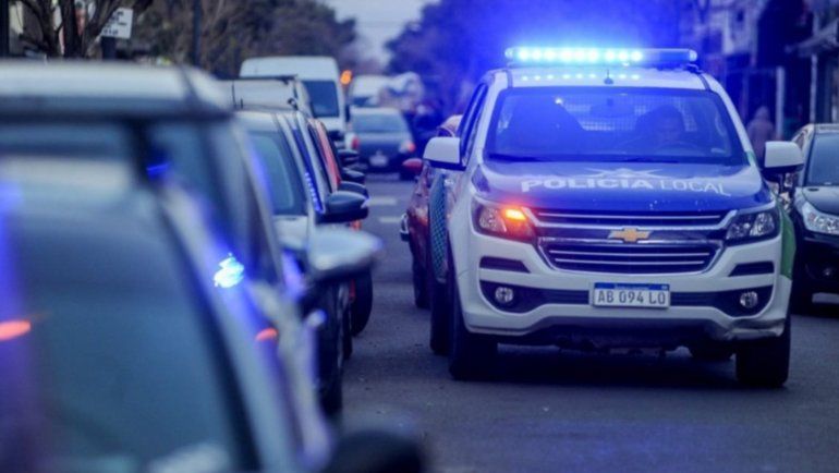 Mataron a un joven para robarle y los familiares prendieron fuego a uno de los ladrones