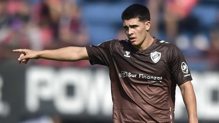 La increíble tarjeta que le pusieron a un jugador de Platense: qué hizo Vicente Taborda