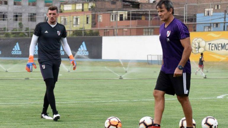 El plantel de River completó la última práctica previa al estreno en la Copa Libertadores en el predio del Sporting Cristal de Perú.