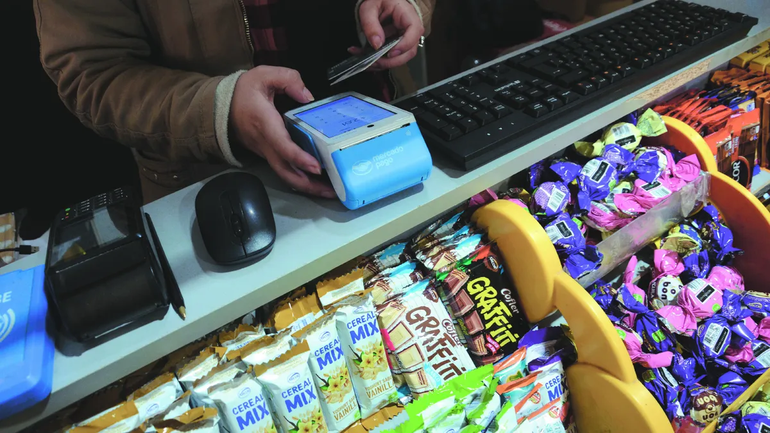 Inseguridad en el barrio El Progreso: robó comida y escapó con una excusa | LM Neuquen Inseguridad en el barrio El Progreso: robó comida y escapó con una excusa