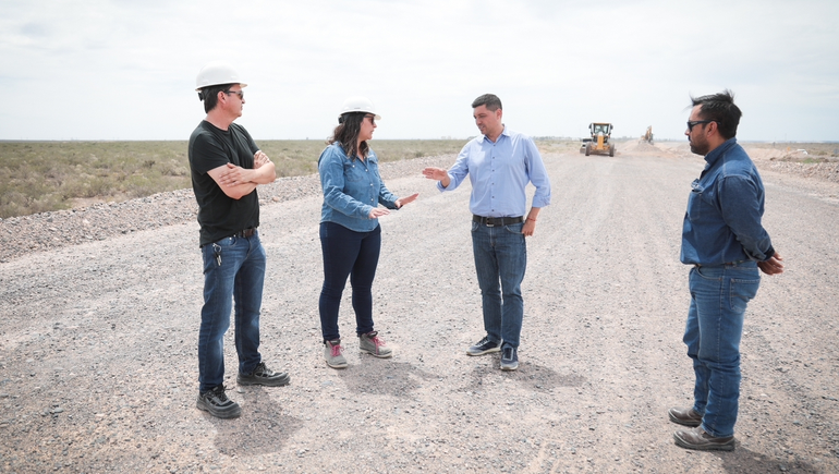 Koopmann supervisó la obra de pavimentación en la Ruta 67