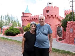 en imagenes: asi es el castillo misterioso de la ruta 22 en plottier en imagenes: asi es el castillo misterioso de la ruta 22 en plottier