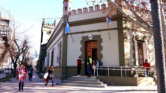 Arrancan este lunes las reuniones por paritarias 2025 en Neuquén&nbsp;