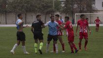 para sarmiento-villa mitre: el mismo arbitro que le robo el ascenso al rojo neuquino