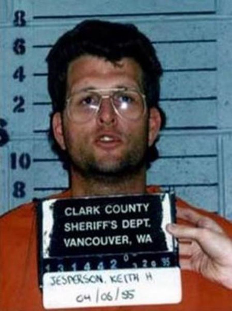 Asesinos seriales: la carta del asesino de la cara feliz, acusado de matar a ocho mujeres.