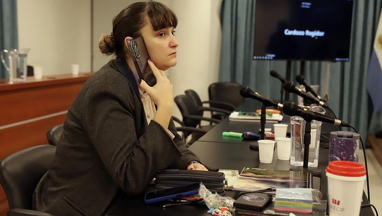 La defensora Carlina Johansen (Valeria Honorio y Cardozo Regidor). La defensora Carlina Johansen (Valeria Honorio y Cardozo Regidor).