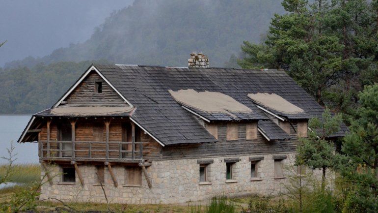 La hostería de La Angostura se encuentra abandonada hace cuatro décadas.