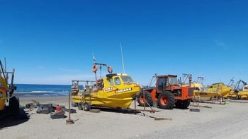 Tras años de descontrol y tragedias en el Golfo San Matías, el Gobierno endureció controles para regularizar a decenas de lanchas que operaban fuera de regla. | LM Neuquen Tras años de descontrol y tragedias en el Golfo San Matías, el Gobierno endureció controles para regularizar a decenas de lanchas que operaban fuera de regla.