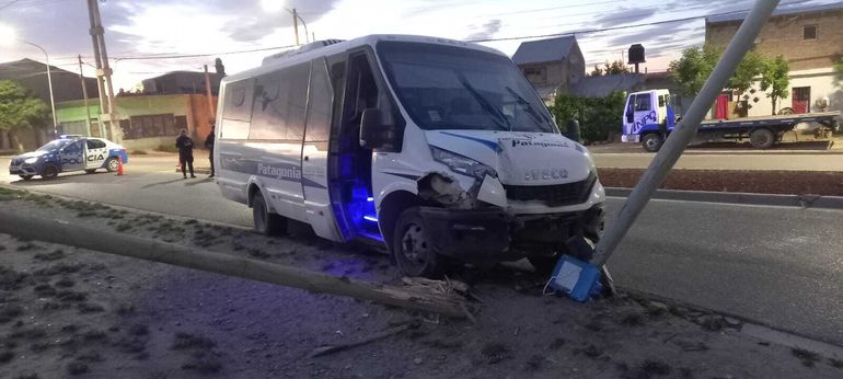 El poste de luz fue removido por la cooperativa eléctrica CALF después del choque. El poste de luz fue removido por la cooperativa eléctrica CALF después del choque.