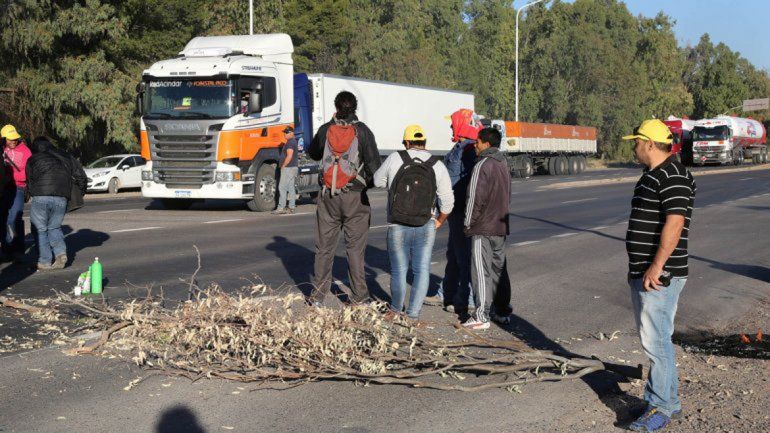 Los desocupados de la construcción no bloquearán carreteras.