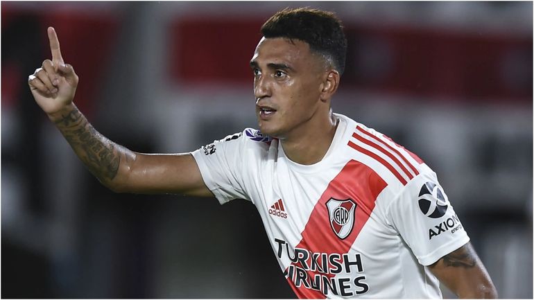 Matías Suárez con la camiseta de River Matías Suárez con la camiseta de River