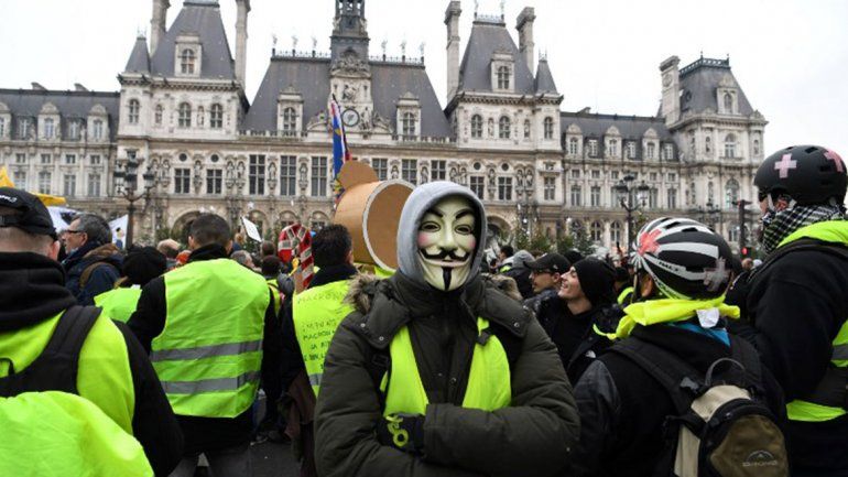 Los chalecos amarillos y el apoyo de Italia