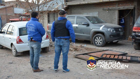 Cuatro hombres bajo investigación por robo en el Alto