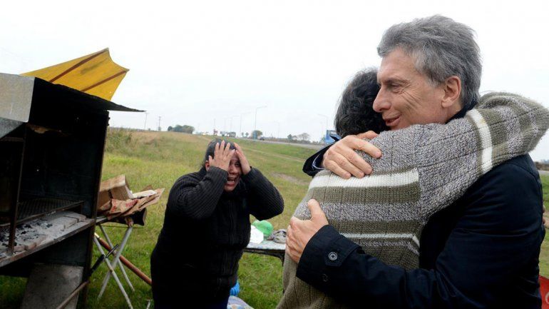 Destruyeron el puesto del vendedor de tortas fritas que visitó Macri