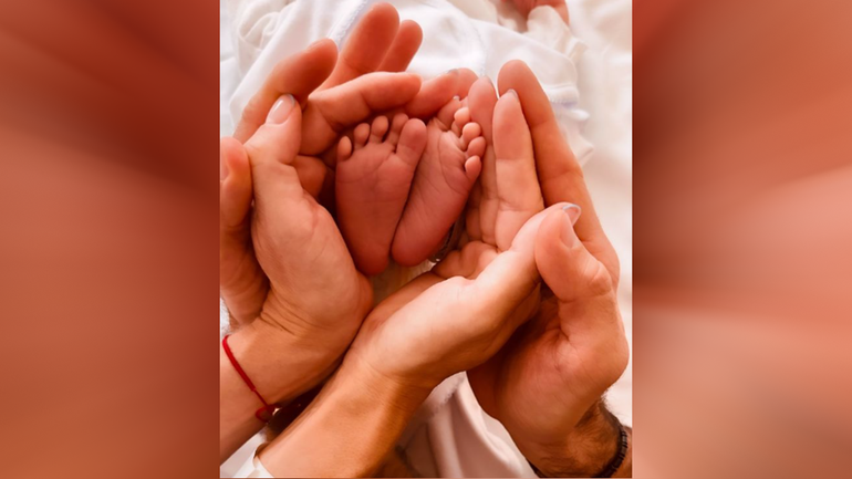 El primer posteo en las redes de Nicole Neumann y Manu Urcera con el pequeño / Foto Instagram