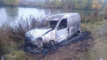aparecio la camioneta que tres pibes habian robado en centenario aparecio la camioneta que tres pibes habian robado en centenario