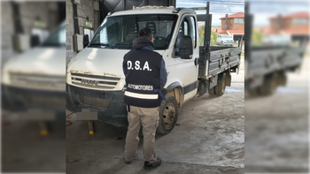 Quiso hacer un trámite y descubrieron que su vehículo era poncho | LM Neuquen Quiso hacer un trámite y descubrieron que su vehículo era poncho