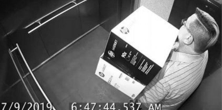 Tras la denuncia anónima, descubrieron cómo se robaba el tóner de la biblioteca.
