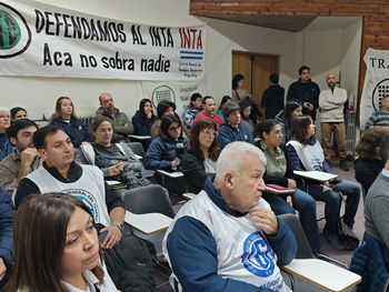 El gremio que núclea a los trabajadores del INTA realizó esta mañana una conferencia de prensa en Bariloche.