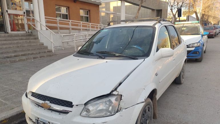 Dos detenidos en un auto con pedido de secuestro