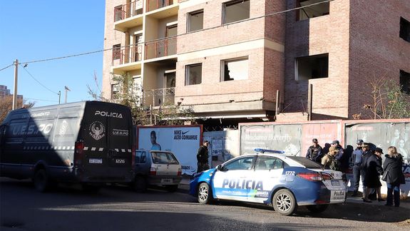 Amplio despliegue en el edificio que funcionaba como aguantadero: así lo usará la Policía