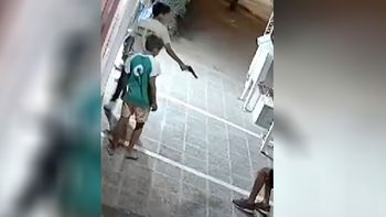 Con un arma, un grupo de niños intentó robar un kiosco