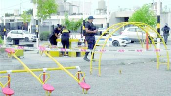 El crimen fue en la tarde del último domingo, en un predio municipal de Chubut donde suelen juntarse familias y chicos que van a los juegos. El crimen fue en la tarde del último domingo, en un predio municipal de Chubut donde suelen juntarse familias y chicos que van a los juegos.