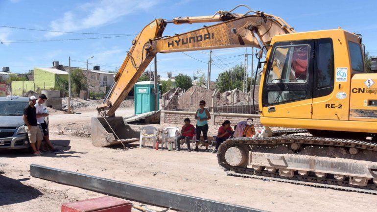 Vecinos de una toma paralizan las obras del Metrobús
