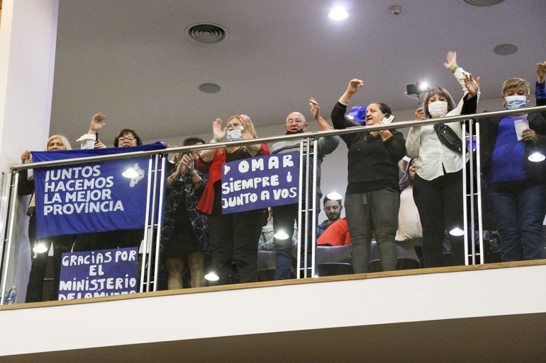 ¿Qué decían los carteles de las mujeres del MPN en apoyo a Gutiérrez?