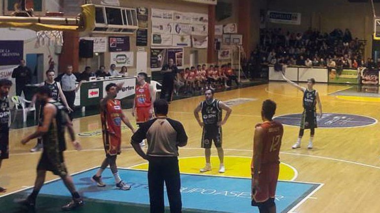 Español fue muy superior en el arranque de la serie decisiva.