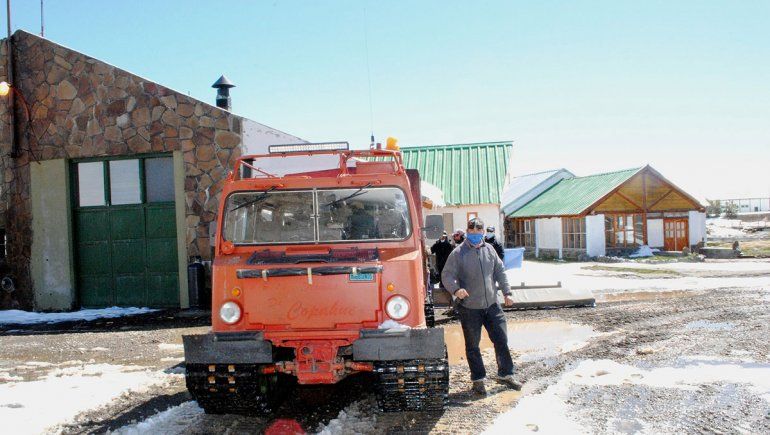 El Oruga Hägglunds: de chatarra a ser el vehículo estrella del invierno en Copahue