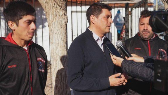 Koopmann impulsa la instalación de paneles solares en los barrios