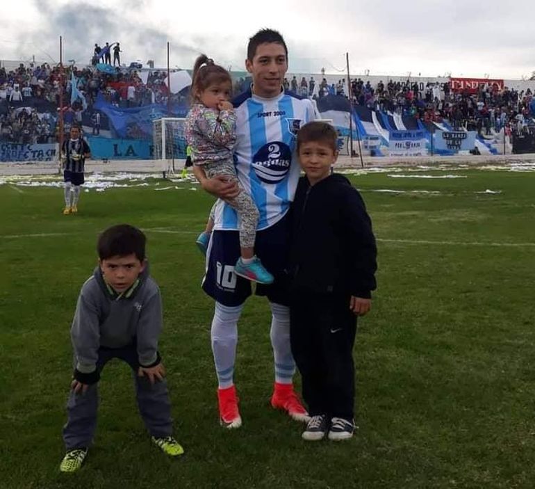 Hernán Azaguate, la carta de gol de la ADC. Hernán Azaguate, la carta de gol de la ADC.