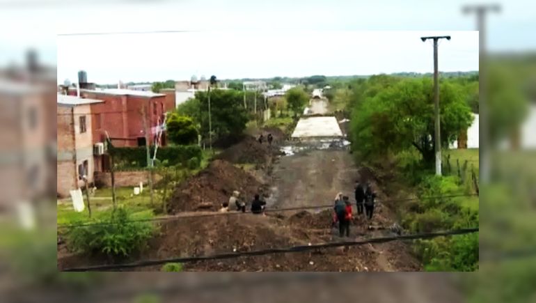 El misterioso tramo de asfalto, que será investigado para continuar con el Caso Cecilia, que debe ser esclarecido cuanto antes. El misterioso tramo de asfalto, que será investigado para continuar con el Caso Cecilia, que debe ser esclarecido cuanto antes.