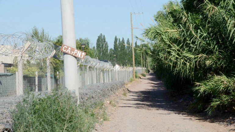 El alambrado olímpico estaba conectado directamente al poste de luz.