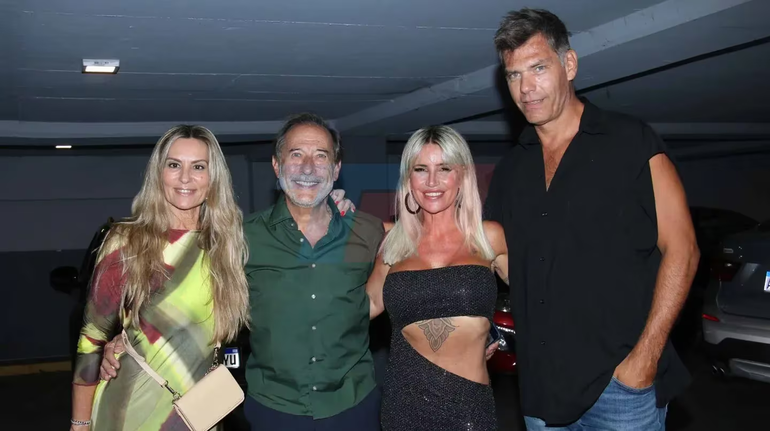 Guillermo Francella y Florencia Peña junto a sus respectivas parejas. Guillermo Francella y Florencia Peña junto a sus respectivas parejas.