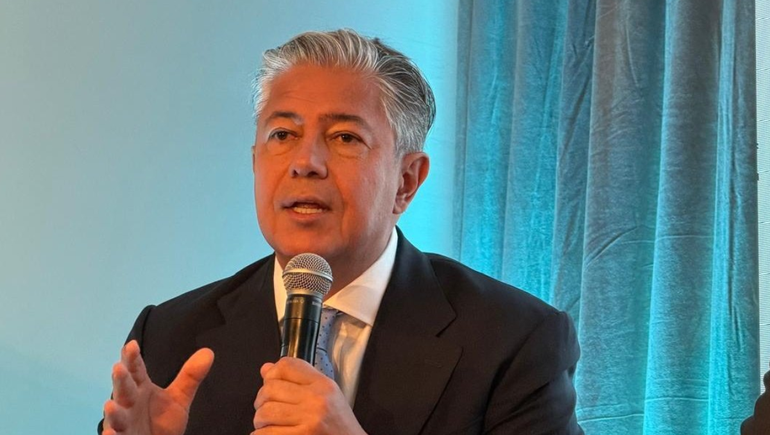 El gobernador Rolando Figueroa firmó el acuerdo con Nación por la deuda histórica. El gobernador Rolando Figueroa firmó el acuerdo con Nación por la deuda histórica.