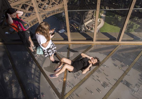 La Torre Eiffel ya tiene su mirador con un piso de vidrio