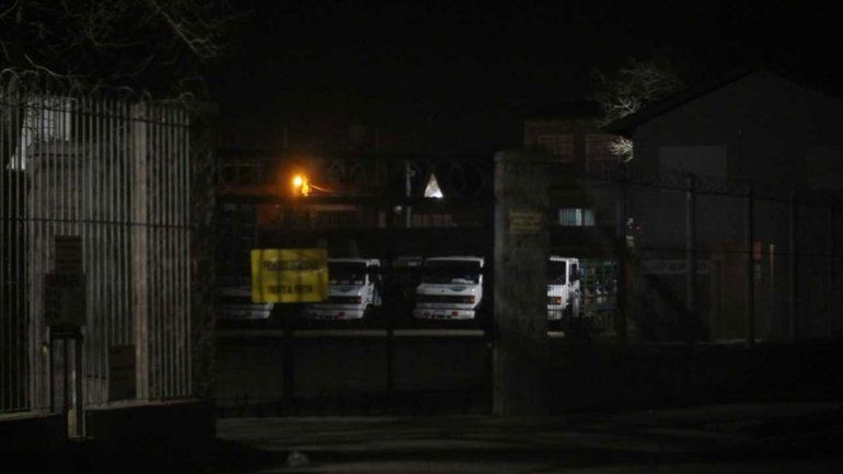 Insólito: se olvidó la puerta del camión abierta y le robaron un millón